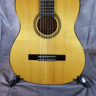 Siegfried Todt – 1985 Masterbuilt Concert Guitar – Fully Restored image 2