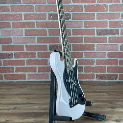 Kala Solid Body 4-String Pale Pink Fretted U-Bass image 3