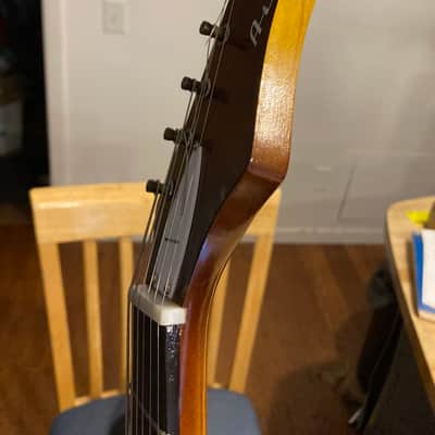 Airline Bobkat Mid 60’s - Sunburst image 10