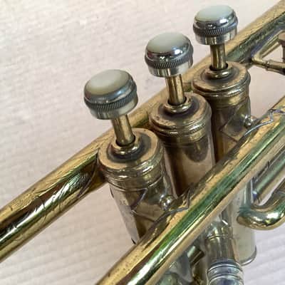 Frank Holton & Co professional trumpet / serial number  33765 /   +- 1917 made in Chicago USA floral engraving ! image 18