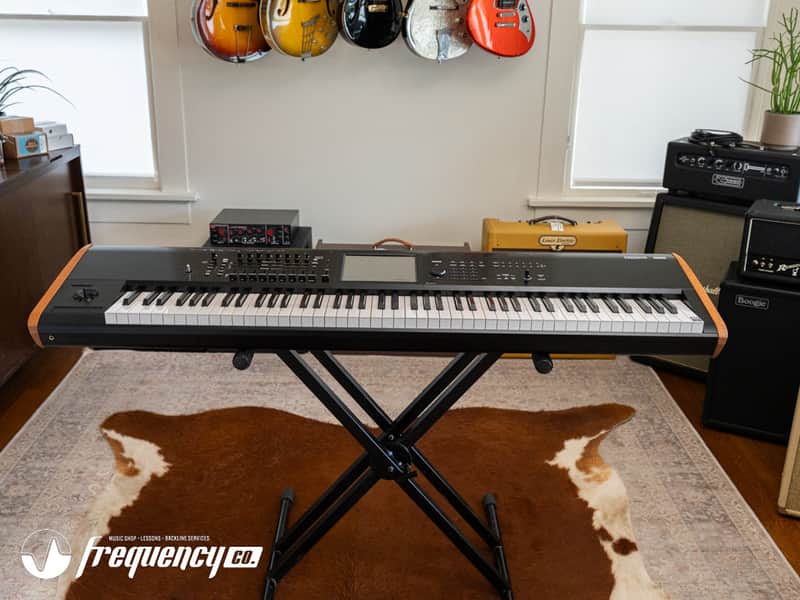 Korg Kronos 2 88-Key Digital Synthesizer Workstation image 1