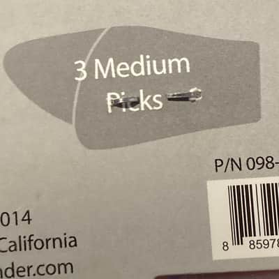 Fender Medium thumb picks (3) pack image 2