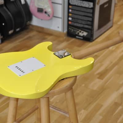 SpongeBob Yellow Electric Guitar - Bob L'Eponge - Strato Type - Limited Edition - Free Shipping! image 7