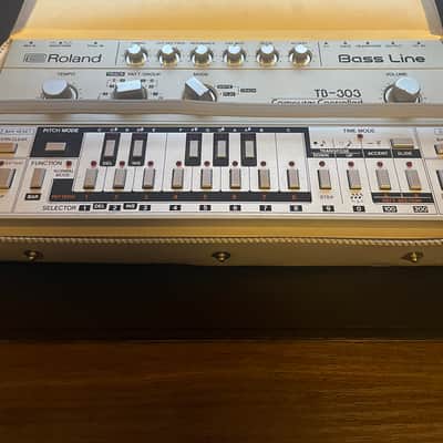 Roland TB-303