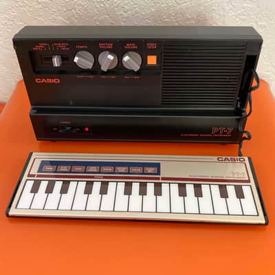 Casio PT-7 29 Key Ribbon Touch Mini Synthesizer 1982 - 1984 - Black