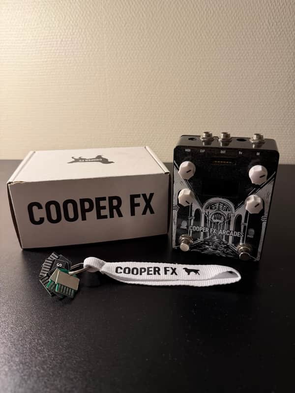 Cooper FX Arcades Multi-Effect Console with 5 cards image 1