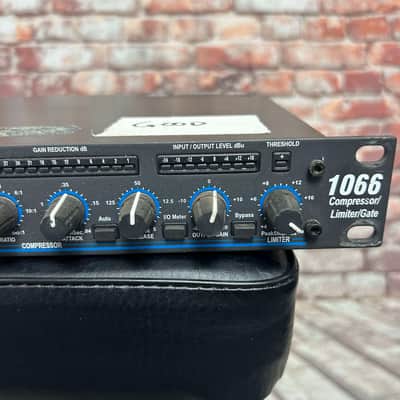 dbx 1066 Dual-Channel Compressor / Limiter / Gate 2010s - Black image 5