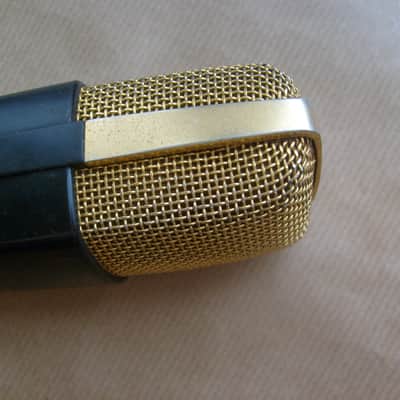 Sennheiser MD 421 Cardioid Dynamic Microphone image 7