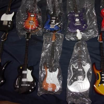 PICK 1 High Detailed Mini 10" Wood Electric Guitar Strat RG SG Tele LP Mocking Bird image 1