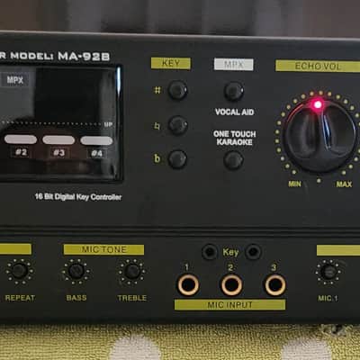 Nissindo Nissindo MA-928 is a professional, dual-channel karaoke mixing amplifier 2000 - Black image 1