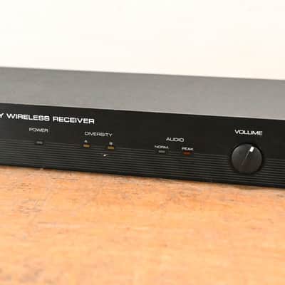 Shure L4 Diversity Wireless Receiver - 177.000 MHz (NO POWER SUPPLY) CG01L4C image 13