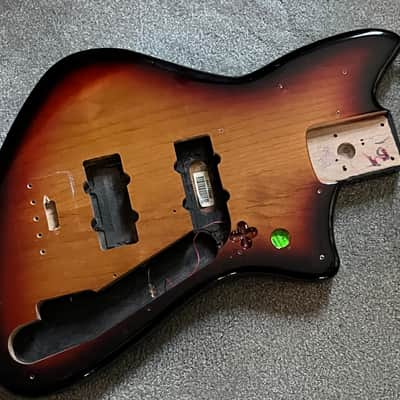 Fender Player Plus Meteora body bass Sunburst image 1
