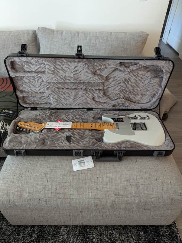 Fender American Ultra II Telecaster with Maple Fretboard 2024 - Present - Avalanche