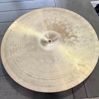 Zildjian Avedis 17 inch thin crash 60s image 2