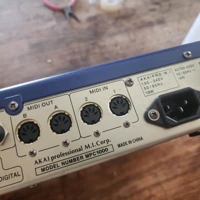 Akai MPC1000 Music Production Center 2004 - 2013 - Blue image 4