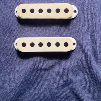 Fender Stratocaster Early 1970s Pickup Covers - White image 1