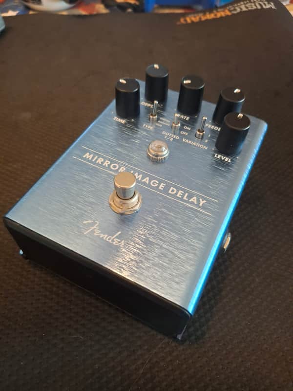 Fender Mirror Image Delay