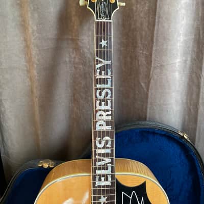 Gibson J-200 Elvis Presley Limited Edition signed by Scotty Moore image 3