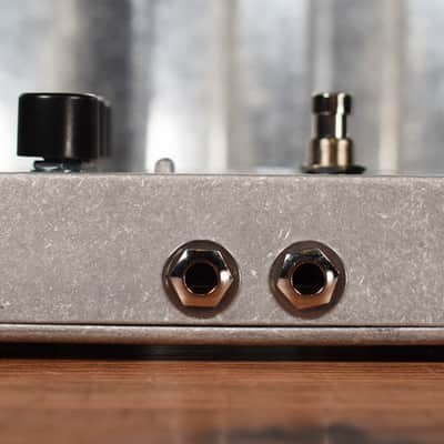 Electro-Harmonix EHX Stereo Electric Mistress Flanger Chorus Guitar Effect Pedal image 6
