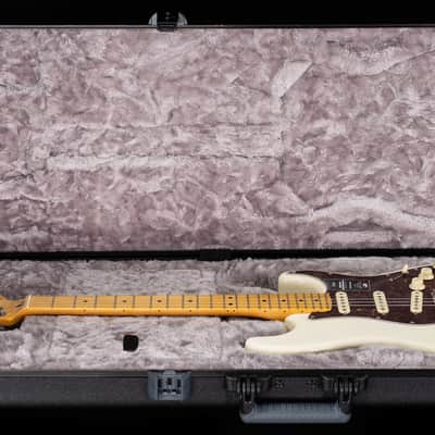 Fender American Professional II Stratocaster Maple Fingerboard Olympic White (851) image 7
