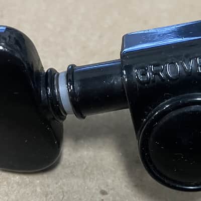 Grover- tuning head, treble side, black image 1