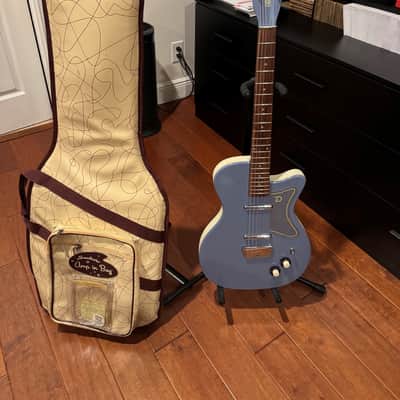 Danelectro ‘56 U2 Reissue – Blue Burst w/ Original Amp-in-Bag Case (Korean, Lipstick Pickups) image 3