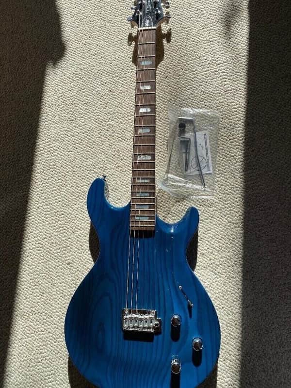Line 6 Variax  700 2004 - Trans Blue image 1