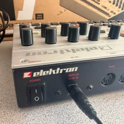 Elektron Machinedrum SPS-1UW MKII 2007 - 2010 - Silver image 11