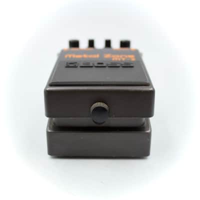 Boss MT-2 Metal Zone Distortion Guitar Effect Pedal IF72805 image 8
