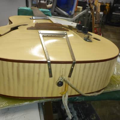 Kay Harmony L9-5520 P4 " West Point " Arch Top '59-'69  - White Burst image 5