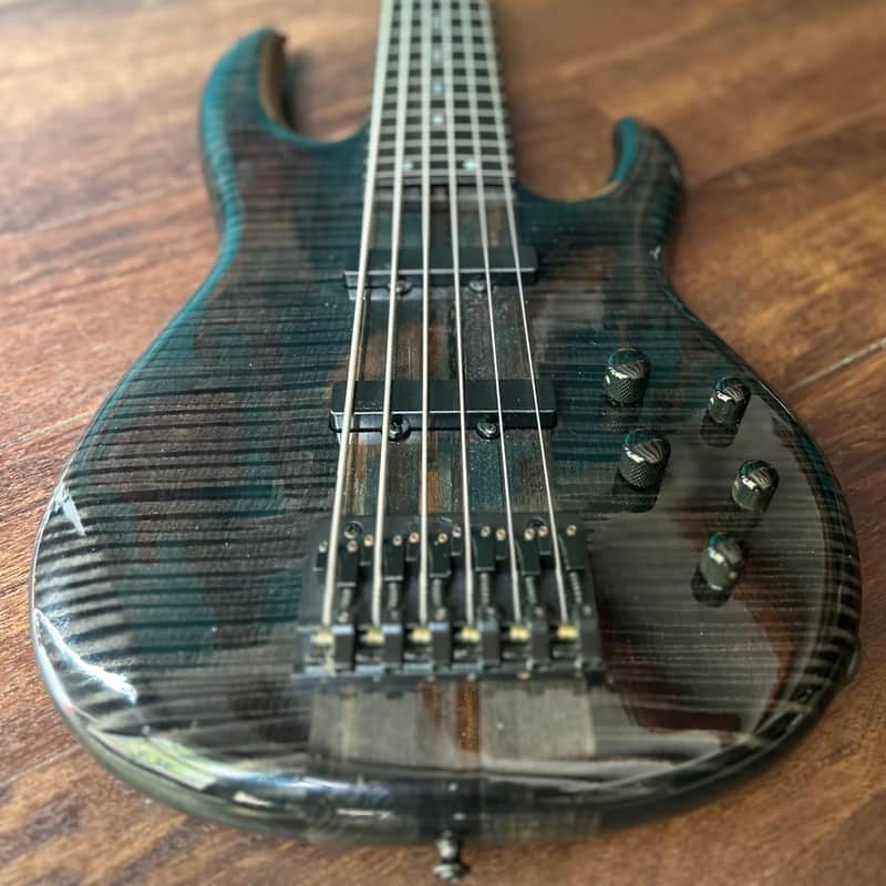 Carvin LB76
