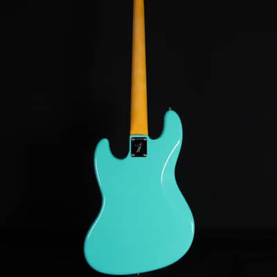 Fender American Vintage II 1966 Jazz Bass, Rosewood FB, Sea Foam Green - Demo image 7