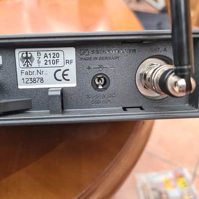 Sennheiser Sennheiser EM 1031 U True Receiver+BF 1083-U HiDyn Plus Transmitter+MKE 2 MIC image 14