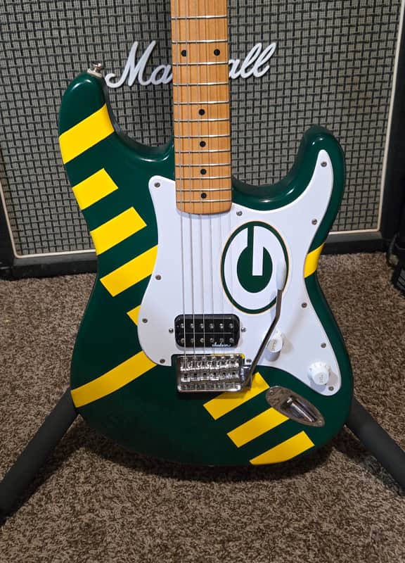 Squier Stratocaster Green and Gold Gridiron Standard Series Stratocaster 1998 image 1