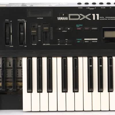 Yamaha DX11 61-Key Programmable Algorithm Synthesizer Keyboard #48248 image 3