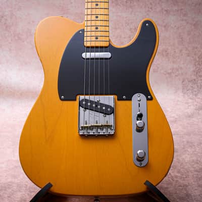 FENDER USA American Vintage '52 Reissue Telecaster "Butterscotch Blonde + Maple" (2011) image 4