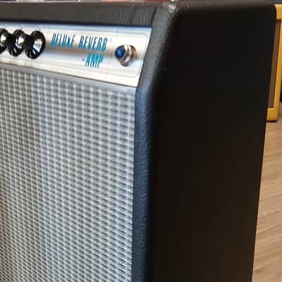 Fender '68 Custom Deluxe Reverb 2-Channel 22-Watt 1x12" Guitar Combo image 3