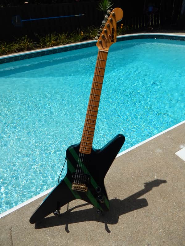 Kramer Voyager 1981 Graphic OHSC Strat Head Really Clean!! image 1