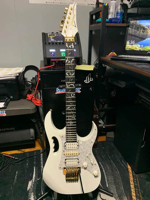 Ibanez JEM7V-WH Steve Vai Signature with Ebony Fretboard 1993 - 2003 - White image 1