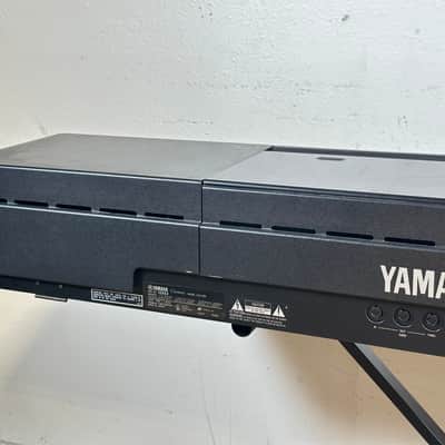 Yamaha CLP-350 Clavinova Piano image 16