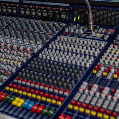 Midas Legend 3000 40 channel Console 1990's - with flight case and stand image 12