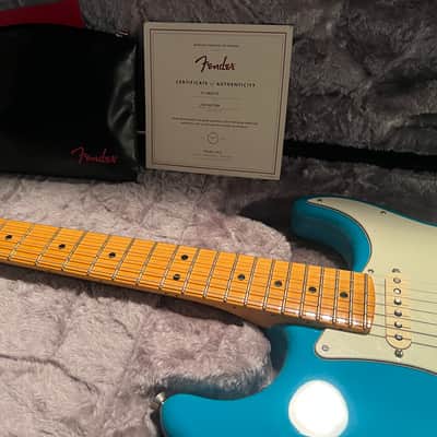 Fender American Professional II Stratocaster Miami Blue with Maple Fretboard image 10