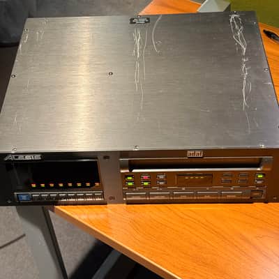 Alesis ADAT 16-Bit 8-Track Digital Audio Recorder 1991 - 1995 - Black image 4