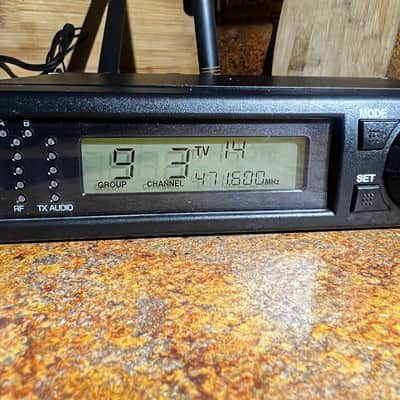 Shure ULXP4 470-560 MHz-G3 ULX2-G3 2009 - Black image 6
