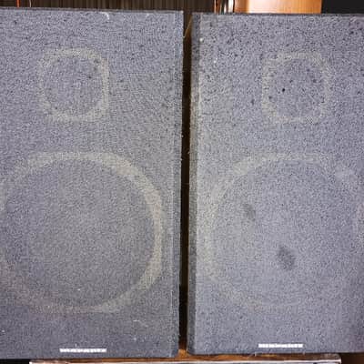 Marantz SP208 bookshelf speakers in good condition - 1970's image 1
