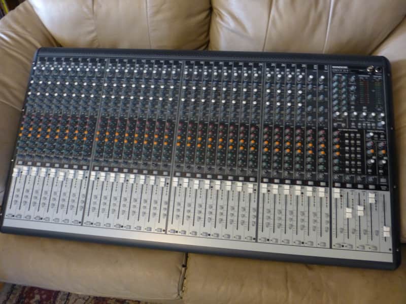 MACKIE 32chアナログミキサー ONYX32.4　ハードケース付き MACKIE 32chアナログミキサー ONYX32.4 ハードケース付