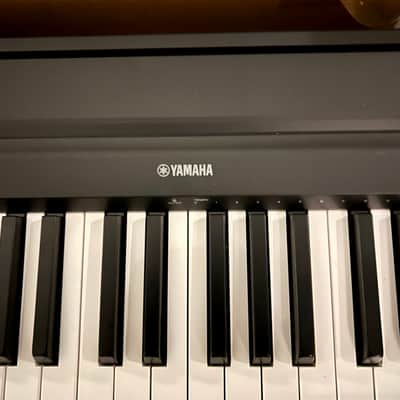 Yamaha Yamaha P-71 88 2015 - Excellent image 4