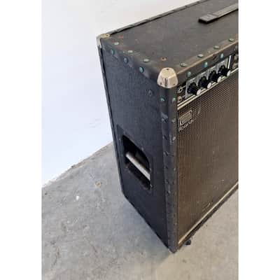 Roland Jazz Chorus 160 - Guitar Amplifiers - Good w/ wheels on image 9