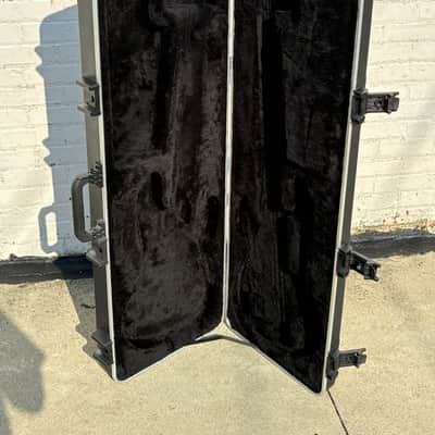 SKB 1SKB-44 Deluxe Electric Bass Rectangular Hard Case with TSA Latches 2010s - Black image 2