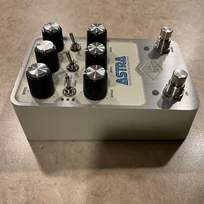Universal Audio Astra Modulation Machine Pedal image 4